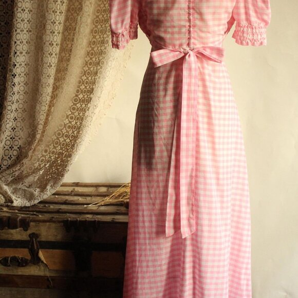 Vintage 1960s 1970s Dress, Pink and White Gingham Maxidress withBbig Lace Collar - Picture 13 of 14